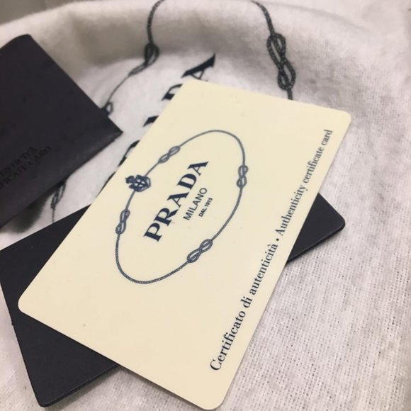 Authentic Vintage Prada Nylon Bag - Picture 4 of 14